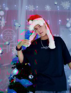 Aleck_Boy Merry christmas 2025 Pic 2