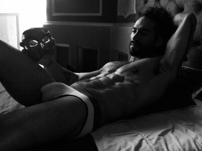 Romeocolin kullanıcısının BLACK SENSUAL AND WHITE 🖤🤍 albümü -  6 fotoğraf