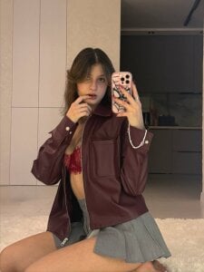 LouiseChavez Look how cute i can be Pic 4