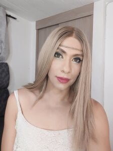 davinaclaire I'm not stupid Foto 2