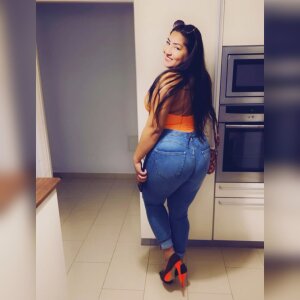 TinaSweet01 Public Pic 2