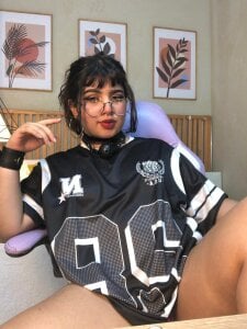 Zara_Snow Public Pic 9