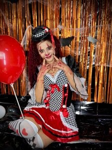 Alisha_Evans_Rs 🎃"I don’t want your fear… I want your attention." 💋🎈 사진