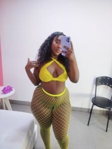 natasha_sexy69 Yellow 💛 Pic 4
