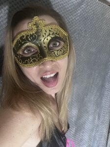 SexyMamiVee Public Gambar 2