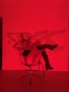 Valen_ross_ Do you like red? 💋 Pic 2