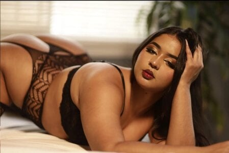 Isabella_Belmont: 🖤👅🤍 ( 5 фото)