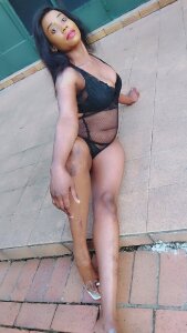 BellaSweet28 sexy long lengs Pic