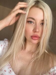 anastasiaplatinumのPublicの枚の写真