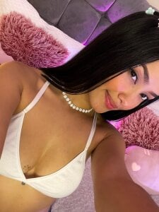 sharlotte_23 Public Pic 4