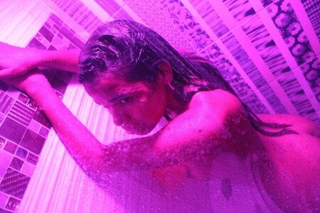 Take a shower with me 🚿🧼 de Vicky_Freedom Foto 3