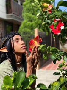 He’s not your cute little elf tonight he’s your fantasy turned dangerous. 💦 de Johan_gz_ Foto 5