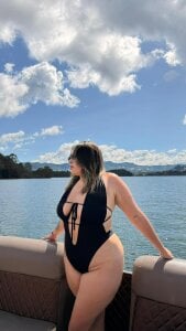 GenesisBlaze kullanıcısının Hnaing out! 🍑 albümü -  6 fotoğraf