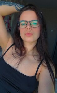 Hottie in glasses od Alanna_Pow  7 snímek