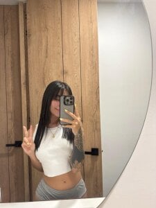 GigiLee_ Gigi Cozy Pic