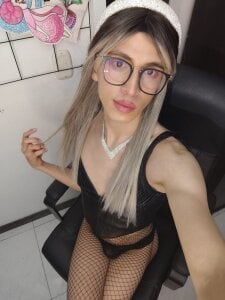 Andy_Roses Your girl in tights Pic 3