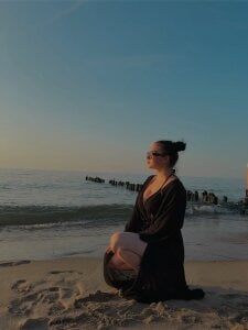 AnneAverry cool photos2 Pic