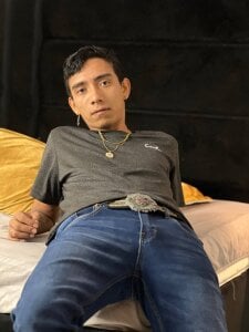 DominusBlack Public Pic 3