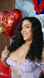 emily_perezz Valentine's Day is here Pic 3