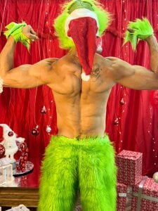 Steven_x94 Christmas charm Pic 9