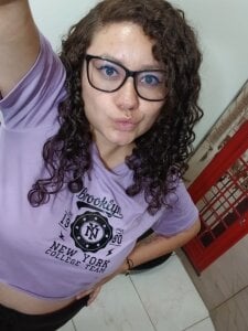 curly_greeneyed I Feel Lonely!!! Pic 3