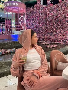 TwoKissedFire Louisa Pic 9