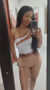 Carla_evans_: Public ( 3 фото)