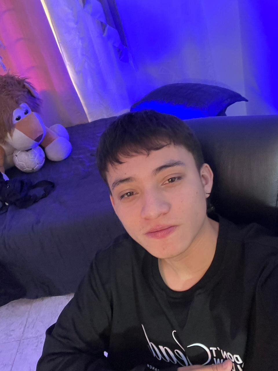 Трендове зображення  2253 Wesleey-Boy