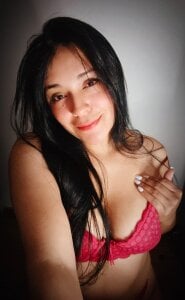 Alana_Cortes red ❤️ รูป  3