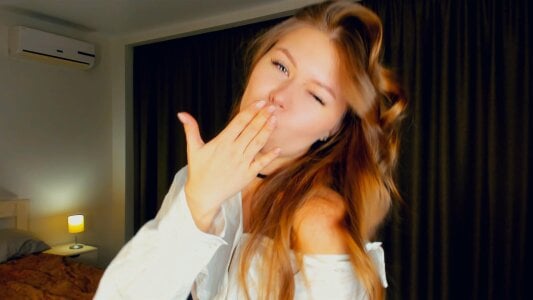 MardellAyling close-up my face Pic 5