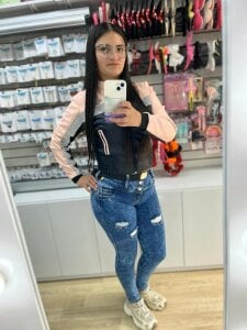 Samantha_VF Public Pic 4