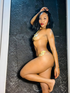 GOLDEN LATIN GIRL od Shanelsmith  5 snímek