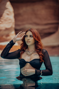 Liquid Obsidian 🖤🌊 de TaniaSmith1  4 Imagens