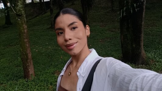 naia_cox Relaxing day Pic