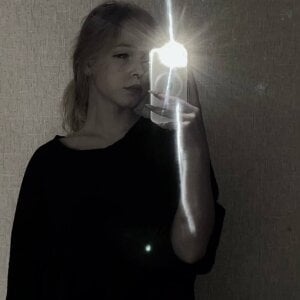 GhisllaineWestler I'm real Pic 2