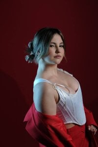 BetsyMctighe Public Immagine  4