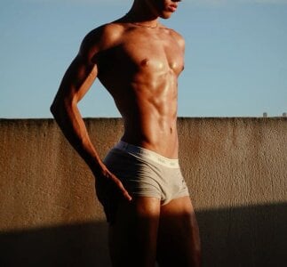 Alex_Sweeting Public Poză 4