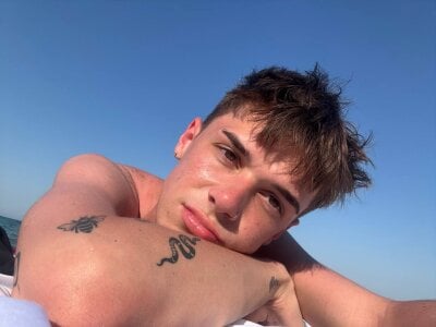 YourMilkyGuy Public Gambar