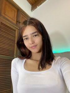 I’m live now from 8:30 AM to 3:30 PM (Colombia) 🌸✨ I woke up blushing just thinking about you… my b de MelodyMansson  3 photos