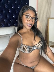 YallianaBrooks always hot Pic 8