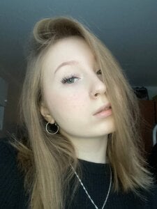 Lily_Barbie_ Public Pic 6