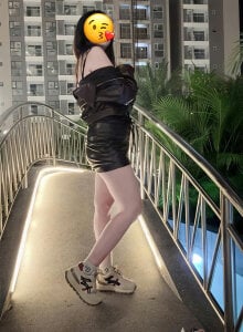 If you kiss me, I won't mind kissing you back. de Jin_Yourlover  2 photos