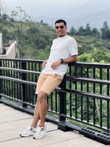 zac-bennett I  2টি ছবি