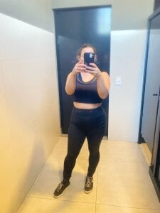 Euzinha de lolitaloirasex  2 Imagens