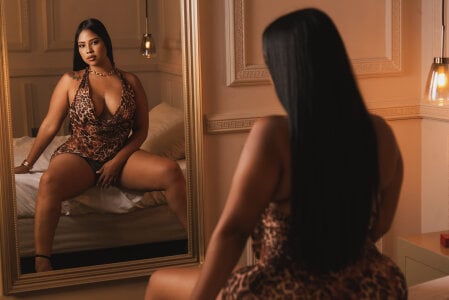 Selena-Carter Public Pic 5