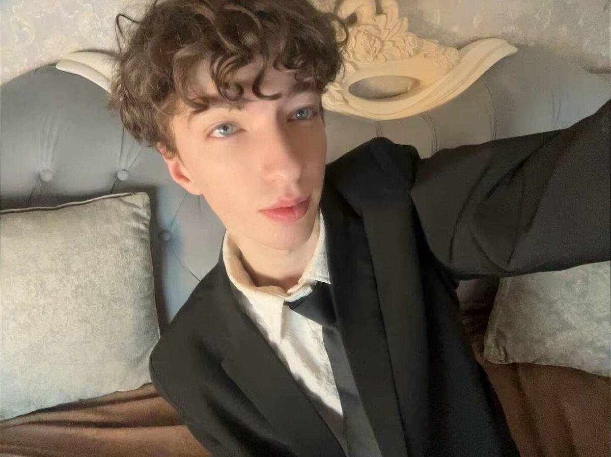 TrevorBenson Trending Pic 4744