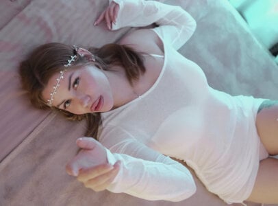 Roxana_Wet_A sexy elf beckons with its hotness Bild 6