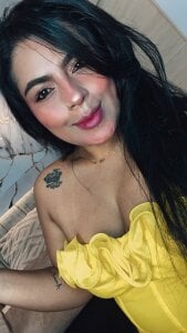 kiana_cream Today is yellow 💛💛  6. fénykép