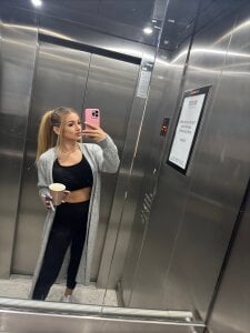 BabbyAisha Public Poză 6