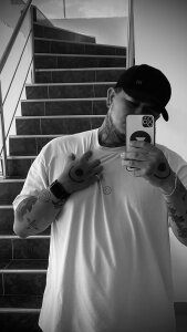 Strip_Chat_Col Feed Pic